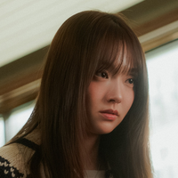『殺し屋たちの店』キム・ヘジュンが“オタク女子”に変身！愛らしさ100％で視聴者を魅了！