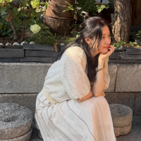 『チャングム』女優イ・ヨンエ、まるで“両班令嬢”伝統韓屋で魅せた気品あふれる美しさ【写真】