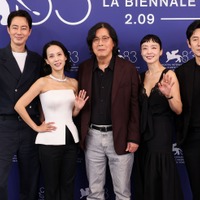 ソル・ギョングにチョ・インソンも、熱い拍手に涙止まらず笑い泣き　Netflix『もしもの愛』ヴェネチアで初お披露目