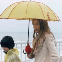 宮沢りえ「生きるための選択をしていく強い人」“間違いしか選ばなかった母親”『しびれ』特別予告編 画像