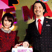 清川あさみ＆金子ノブアキ、渋谷パルコに出現した巨大なクリスマスプレゼントに点灯 画像