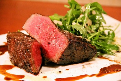 5時間焼いた塊肉をシェアする新型ステーキ店！渋谷にオープン 画像