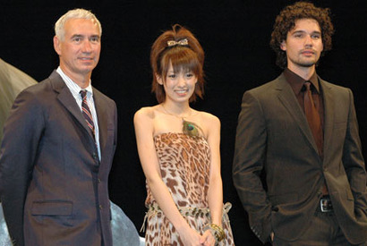 アッキーナ、セクシーな“紀元前1万年コスチューム”でハリウッド進出？ 画像