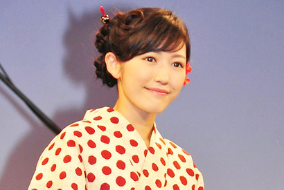 まゆゆ、再開した「AKB48」握手会で『ポケモン』ファンの子どもと交流に感激！ 画像