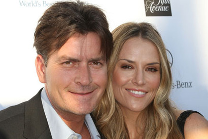 ホームレス支援団体のパーティにセレブ・カップルが集合　C・シーンも新夫人伴い出席 画像