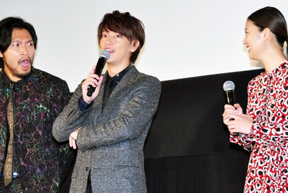 佐藤健らが観客と一緒に『伝説の最期編』鑑賞！　まだ観ていない武井咲のため？ 画像