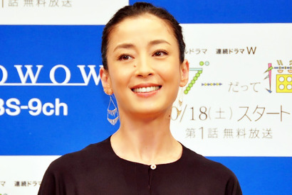 宮沢りえ、そば屋での撮影で「本番を忘れてビールを頼みたくなった」 画像