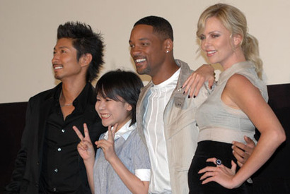 シャーリーズ・セロンはウィル・スミスより、やっぱり夫役のMAKIDAIがお好き？ 画像