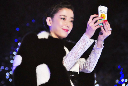 宮沢りえ、東京ミッドタウンのイルミネーションにテンション「上がってます！」 画像