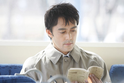 いじめ問題に真正面から立ち向かう教師を演じた阿部寛に注目『青い鳥』 画像