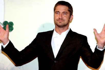 ジェラルド・バトラーが真山景子に一目惚れキス！　会場は嫉妬の嵐？ 画像