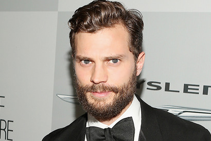 ジェイミー・ドーナン、“鞭”の扱いに苦労した経験を語る 画像