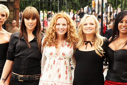 スパイス・ガールズ、仲間の結婚式にオリジナルメンバーが全員集結 画像