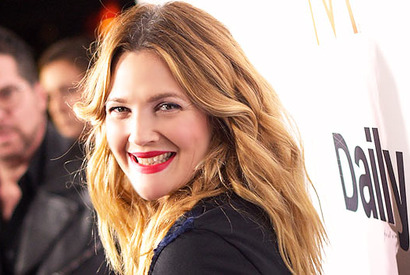 ドリュー・バリモア、壮絶な人生を綴った自伝を執筆中 画像