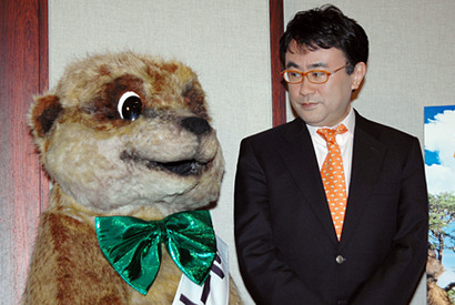 三谷幸喜、自分で映画を撮るなら“ミーアキャット版”『仁義なき戦い』？ 画像