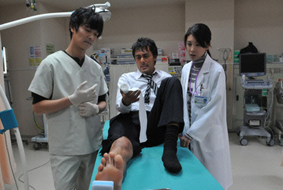 “血まみれ”堺雅人に降り注ぐ歌声はEXILE 『ジェネラル・ルージュ』主題歌決定 画像