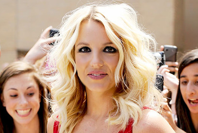 ブリトニー・スピアーズ、パフォーマンス中にファンに暴言を吐く？ 画像