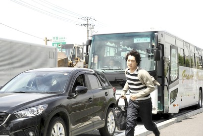 佐々木蔵之介、愛する息子のもとへダッシュ！ 『夫婦フーフー日記』場面写真到着 画像