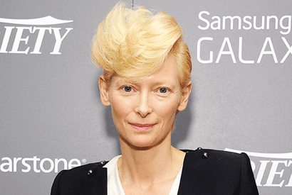 ティルダ・スウィントン、原作では男性のキャラクターを演じる？ 画像