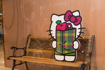 ハローキティも伊勢丹タータンがお好き！　新宿伊勢丹でタータン祭り 画像