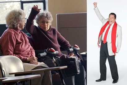 アントニオ猪木、アラウンド90のおばあちゃんに「元気ですかー！」 画像