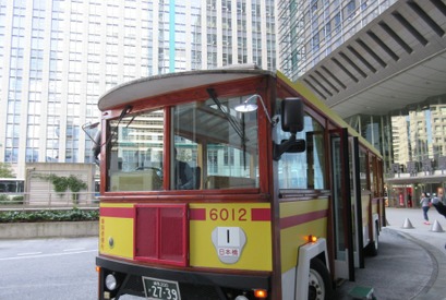 東京駅に昭和レトロなスポット登場！ 街には懐かしのトロリーバスも運行 画像
