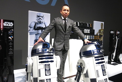 「R2-D2」型の冷蔵庫が誕生！　1/1スケールでリモコン操作も 画像