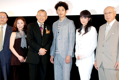 鶴瓶＆瑛太が深酒で倒れた？　余貴美子も病院送りの恐るべき『ディア・ドクター』 画像