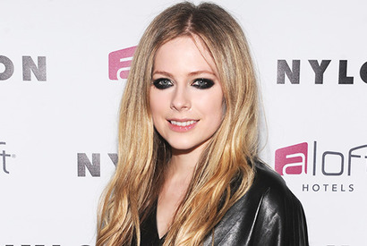 ライム病と闘うアヴリル・ラヴィーン、順調に回復中 画像