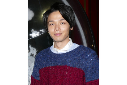 中村倫也、主演作『星ガ丘ワンダーランド』ルミネXmas巨大スノードームを電撃訪問 画像