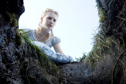 ジョニーにヘレナにアン・ハサウェイ…『アリス』キャストインタビュー付き映像が到着 画像