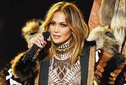 ジェニファー・ロペス、衣装替え過ぎて身体中傷＆痣だらけに！ 画像