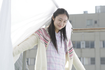 大人気ポッキープリンセス・忽那汐里、難病ヒロイン役で池松壮亮＆大泉洋と共演 画像