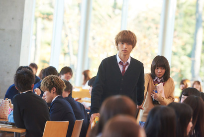 山崎賢人“王子”のドSっぷりに学食が凍り付く!?　『オオカミ少女と黒王子』現場潜入 画像