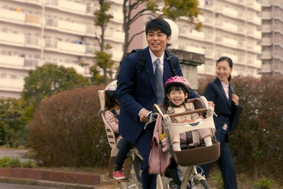 東出昌大、新CMは「父親になったボク」!? 良きパパぶりをひと足先に発揮 画像