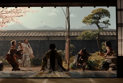 桃太郎＆鬼、コンビ最強説！ 「三太郎」白熱“羽子板”バトル 画像