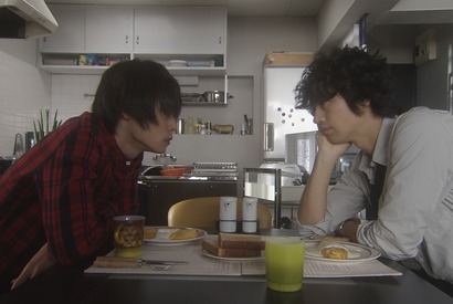 斎藤工×窪田正孝“新婚ごっこ”の未公開爆笑シーンが公開！「火村英生の推理」 画像