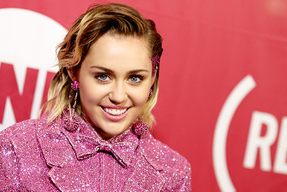 マイリー・サイラス、恋人リアム・ヘムズワースのために心を入れ替える？ 画像