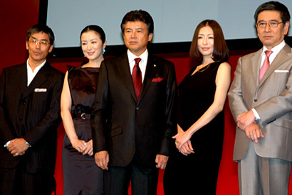 渡辺謙はL.A.から中継で登場！　激動の“いま”こそ『沈まぬ太陽』と一同アピール 画像