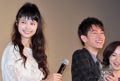 宮崎あおい、海外ロケは「楽しかった」と語るも、監督から「帰りたがってた」と新証言!? 画像