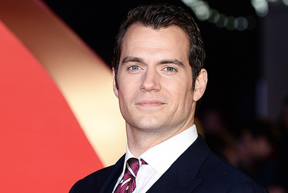 33歳のヘンリー・カビル、交際から1年経たずして13歳年下の彼女と破局 画像