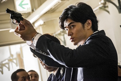 東出昌大、凛々しいイケメン刑事姿が初解禁！『クリーピー』 画像