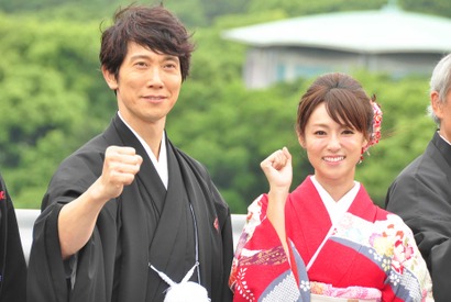 佐々木蔵之介、深田恭子ら昼間から深酒 「一升瓶、何本空けたか…？」 画像