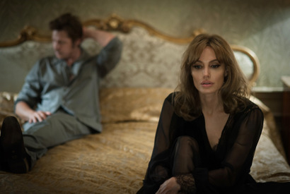 【予告編】アンジー×ブラピ、悲しみを抱えた夫婦を熱演…『白い帽子の女』 画像