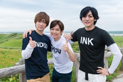 千葉雄大ら“仲間3人組”が爽やかスマイル全開！「男子旅」ロケ写真公開 画像