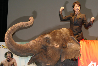 桐谷健太、ゾウに乗り雄叫び！　『ターザン：REBORN』ジャパンプレミア 画像