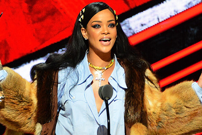 リアーナ、観客にコンサート中の「ポケモンGO」を禁ずる 画像