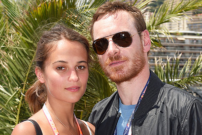 アリシア・ヴィキャンデル、恋人のマイケル・ファスベンダーと新作宣伝でNYへ 画像