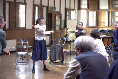 杏、休憩中のラジオ体操が本編に採用！『オケ老人！』の“練習風景”入手 画像
