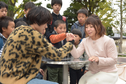 菅田将暉、重量挙げ三宅選手に「とてもかわいらしい方」 日テレ3ドラマにアスリートたちが出演！ 画像